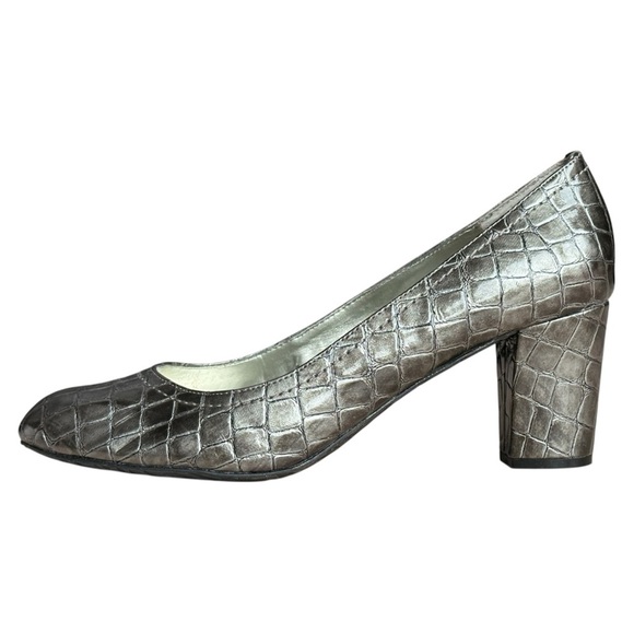 Anne Klein Shoes - Anne Klein size 7.5 Croc-Embossed Women's Pumps Gray